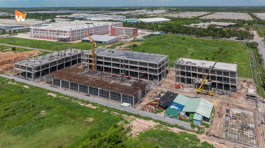 Chụp ảnh công trường xây dựng nhà xưởng mới trong khu công nghiệp Phước Đông